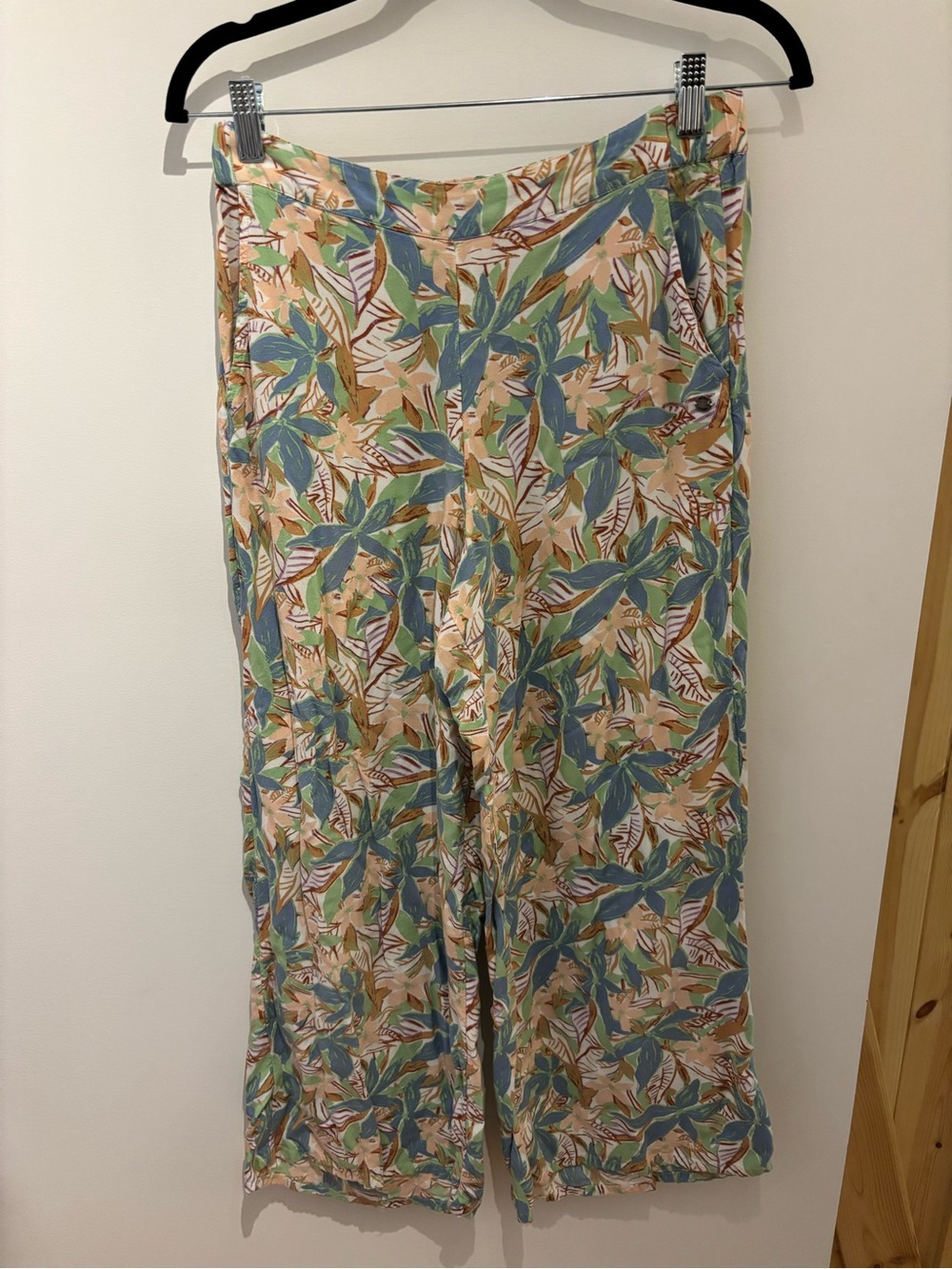 Roxy flowy pants